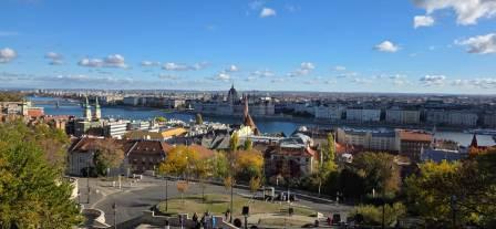 Будапешт днем — вид на Дунай и Парламент